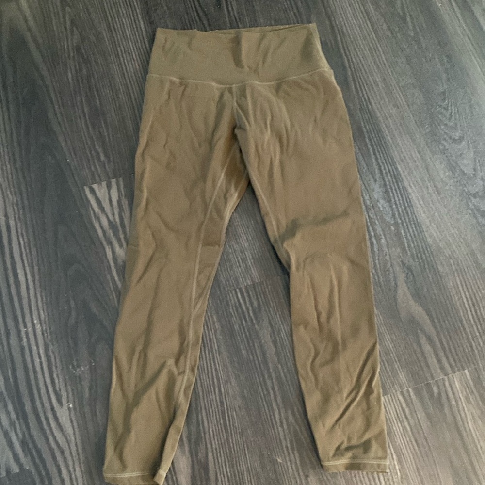 🍍LULULEMON LEGGINGS🍍SIZE 8🍍HUNTER GREEN🍍Q-2